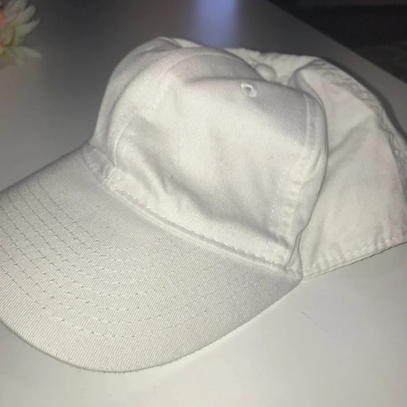 📢 BUNDLE 5 PLAIN HATS 📢 - Picture 4 of 8